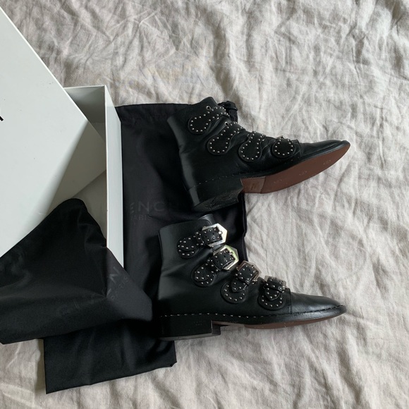 GIVENCHY Elegant Studded Leather Ankle Boots 7/37 - Picture 14 of 14